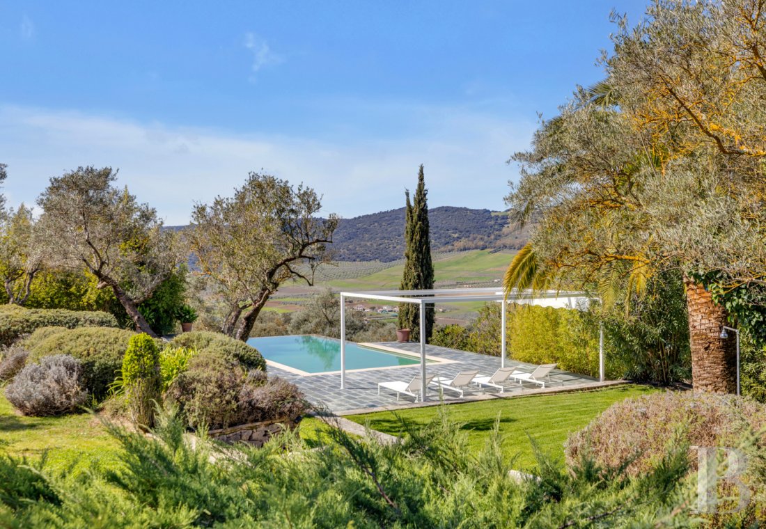 Au sud de l’Espagne, près de Ronda, une villa d’architecte au cœur des terres andalouses - photo  n°3